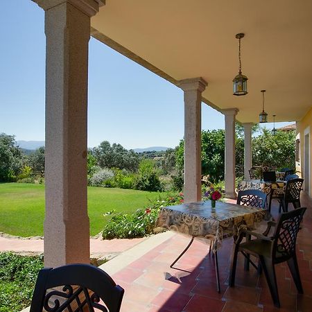Apartamentos El Jardin Del Poeta Guijo de Granadilla Oda fotoğraf