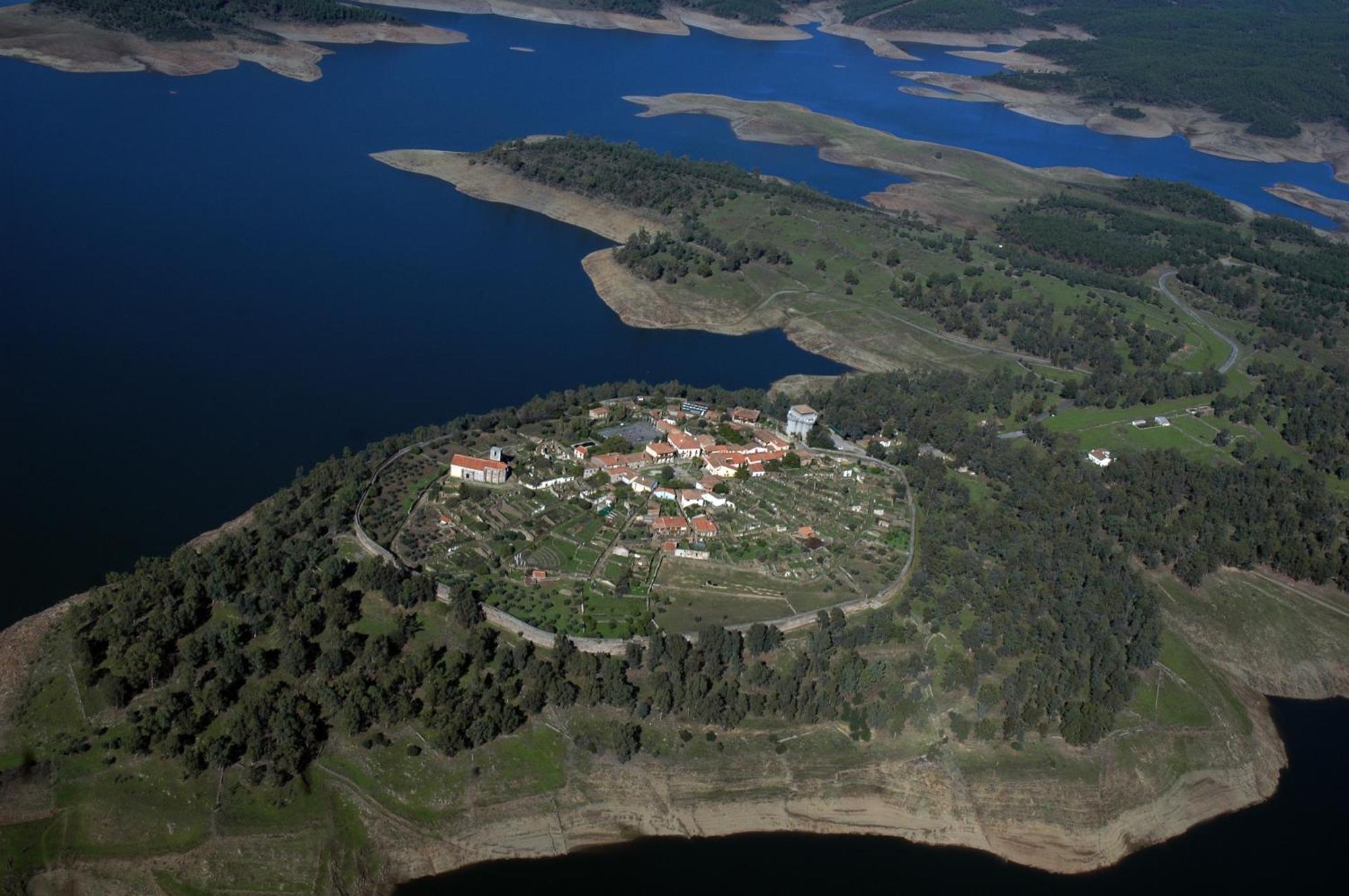 Apartamentos El Jardin Del Poeta Guijo de Granadilla Dış mekan fotoğraf