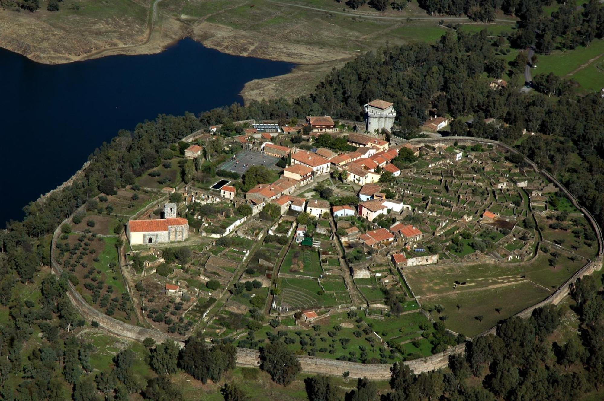 Apartamentos El Jardin Del Poeta Guijo de Granadilla Dış mekan fotoğraf
