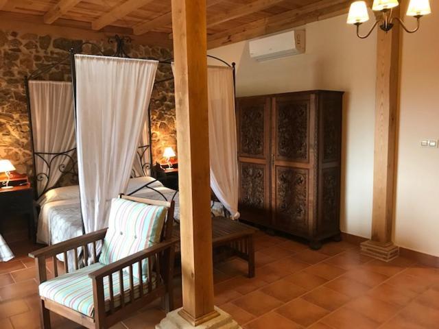 Apartamentos El Jardin Del Poeta Guijo de Granadilla Oda fotoğraf