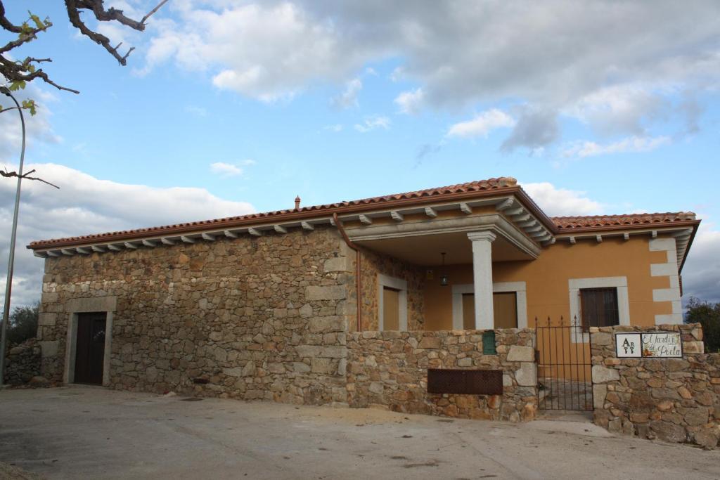 Apartamentos El Jardin Del Poeta Guijo de Granadilla Oda fotoğraf