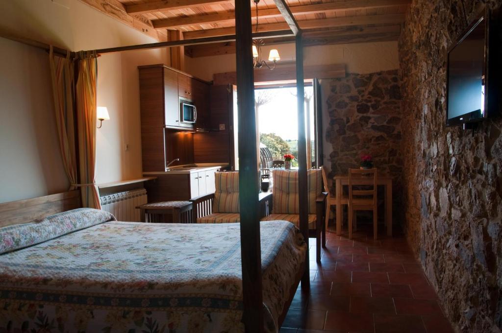 Apartamentos El Jardin Del Poeta Guijo de Granadilla Oda fotoğraf