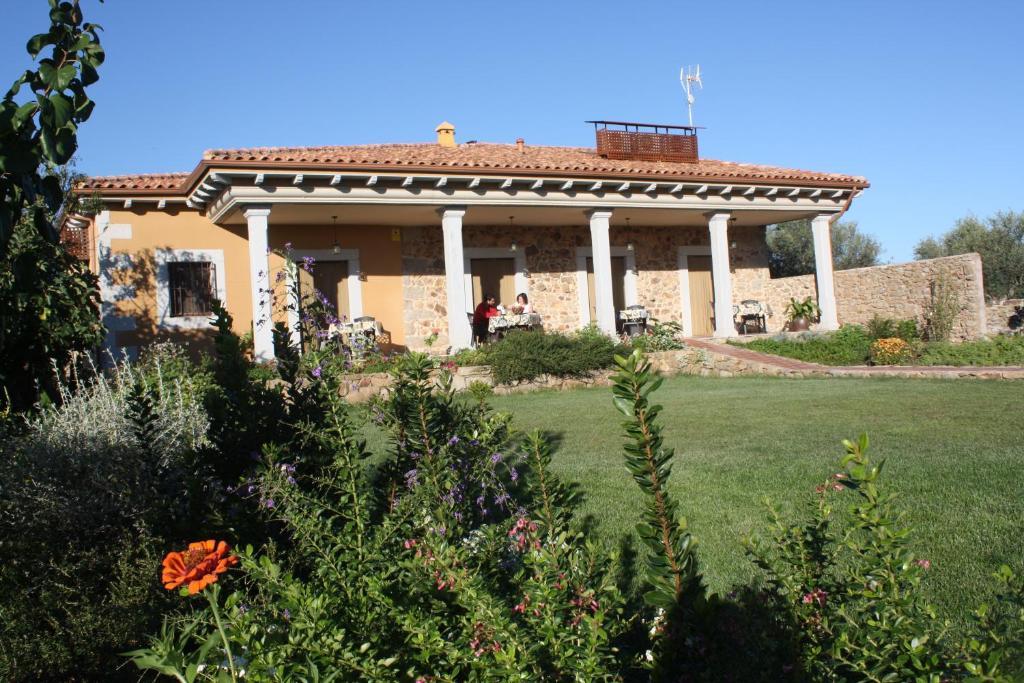 Apartamentos El Jardin Del Poeta Guijo de Granadilla Dış mekan fotoğraf