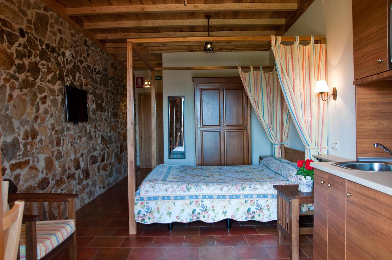 Apartamentos El Jardin Del Poeta Guijo de Granadilla Dış mekan fotoğraf